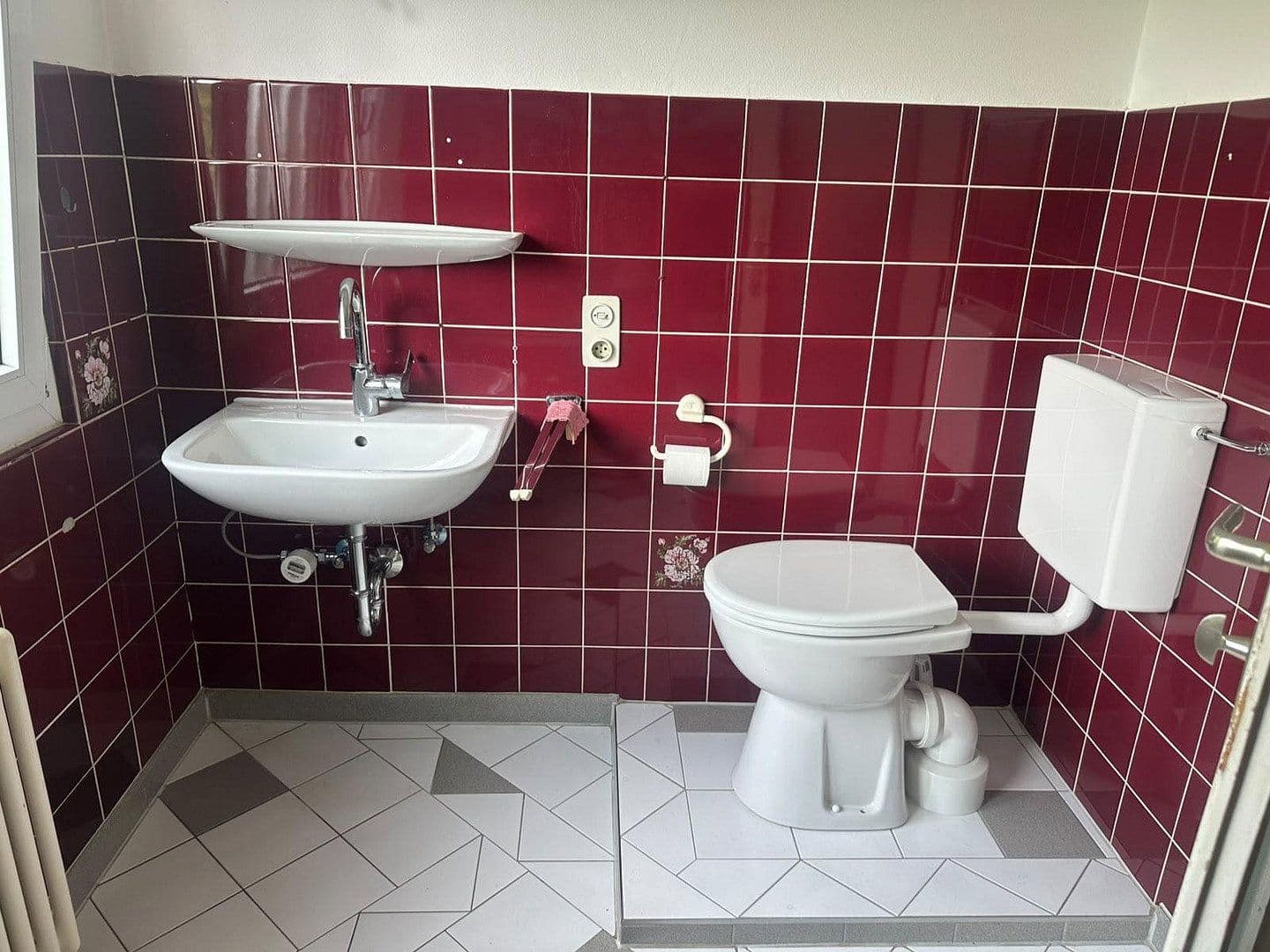 Pronájem domu 175 m², pozemek 300 m², Ebersbach an der Fils, Bádensko-Württembersko Pronájem domu 175 m², pozemek 300 m², Ebersbach an der Fils, Bádensko-Württembersko