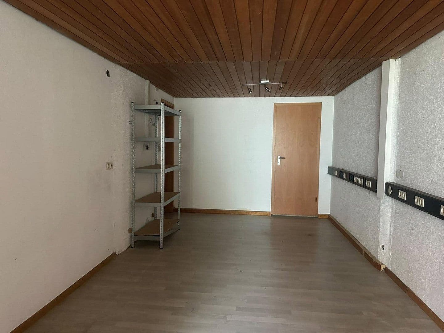 Pronájem domu 175 m², pozemek 300 m², Ebersbach an der Fils, Bádensko-Württembersko Pronájem domu 175 m², pozemek 300 m², Ebersbach an der Fils, Bádensko-Württembersko