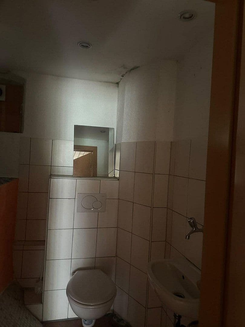 Pronájem domu 175 m², pozemek 300 m², Ebersbach an der Fils, Bádensko-Württembersko Pronájem domu 175 m², pozemek 300 m², Ebersbach an der Fils, Bádensko-Württembersko