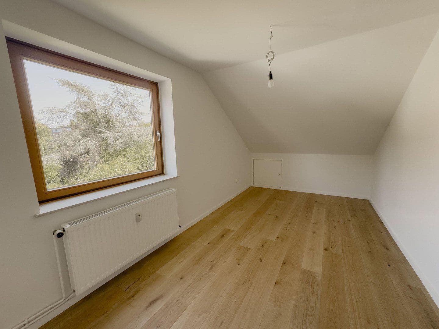 Prodej bytu 4+1 110 m², Dresdener Straße 15, Findorff, Bremen Prodej bytu 4+1 110 m², Dresdener Straße 15, Findorff, Bremen