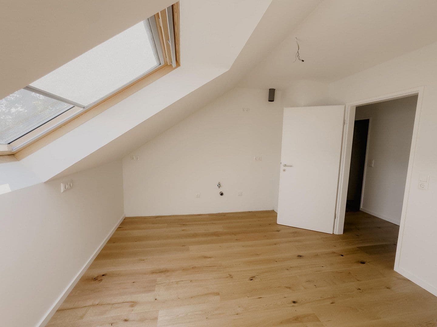 Prodej bytu 4+1 110 m², Dresdener Straße 15, Findorff, Bremen Prodej bytu 4+1 110 m², Dresdener Straße 15, Findorff, Bremen