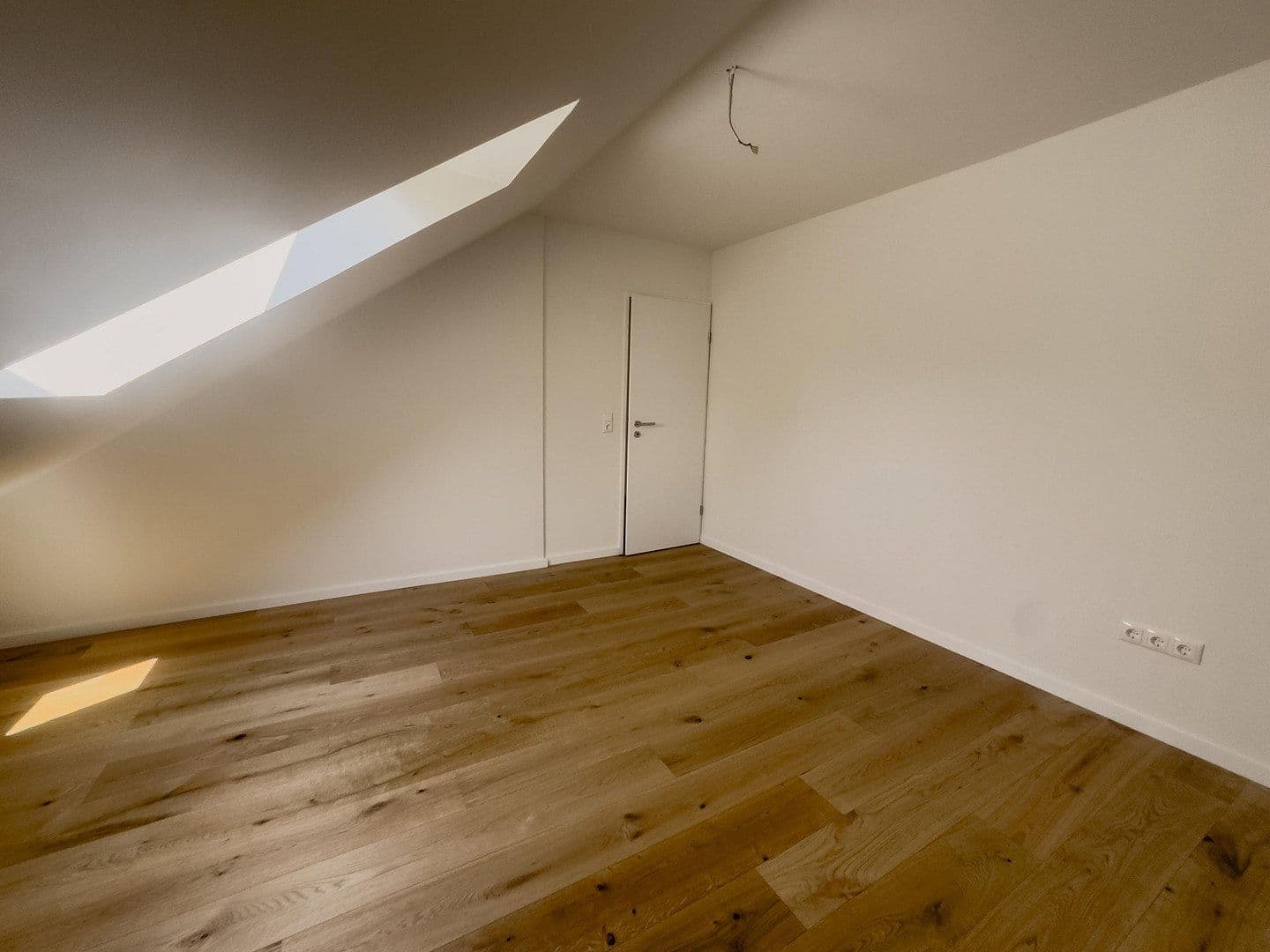 Prodej bytu 4+1 110 m², Dresdener Straße 15, Findorff, Bremen Prodej bytu 4+1 110 m², Dresdener Straße 15, Findorff, Bremen