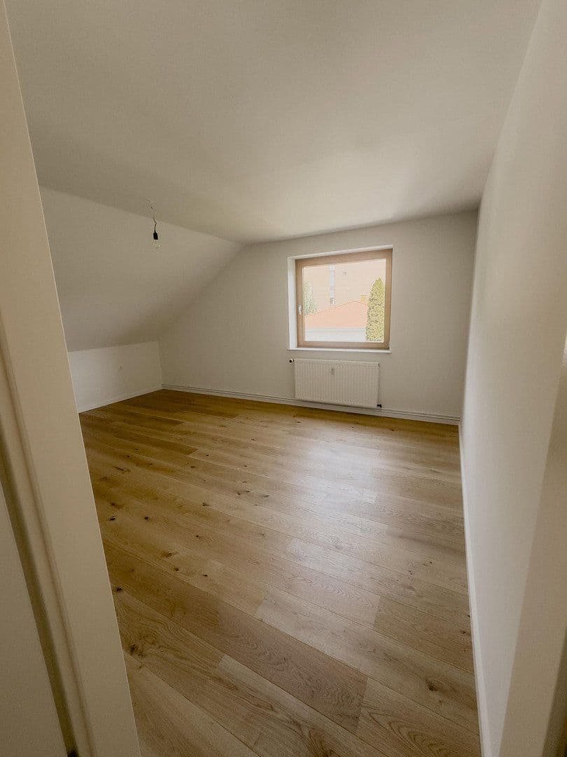 Prodej bytu 4+1 110 m², Dresdener Straße 15, Findorff, Bremen Prodej bytu 4+1 110 m², Dresdener Straße 15, Findorff, Bremen