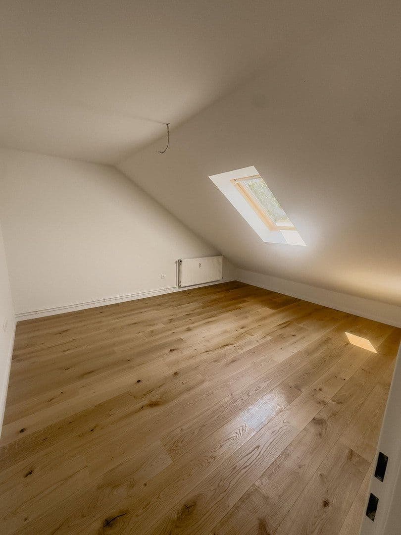 Prodej bytu 4+1 110 m², Dresdener Straße 15, Findorff, Bremen Prodej bytu 4+1 110 m², Dresdener Straße 15, Findorff, Bremen