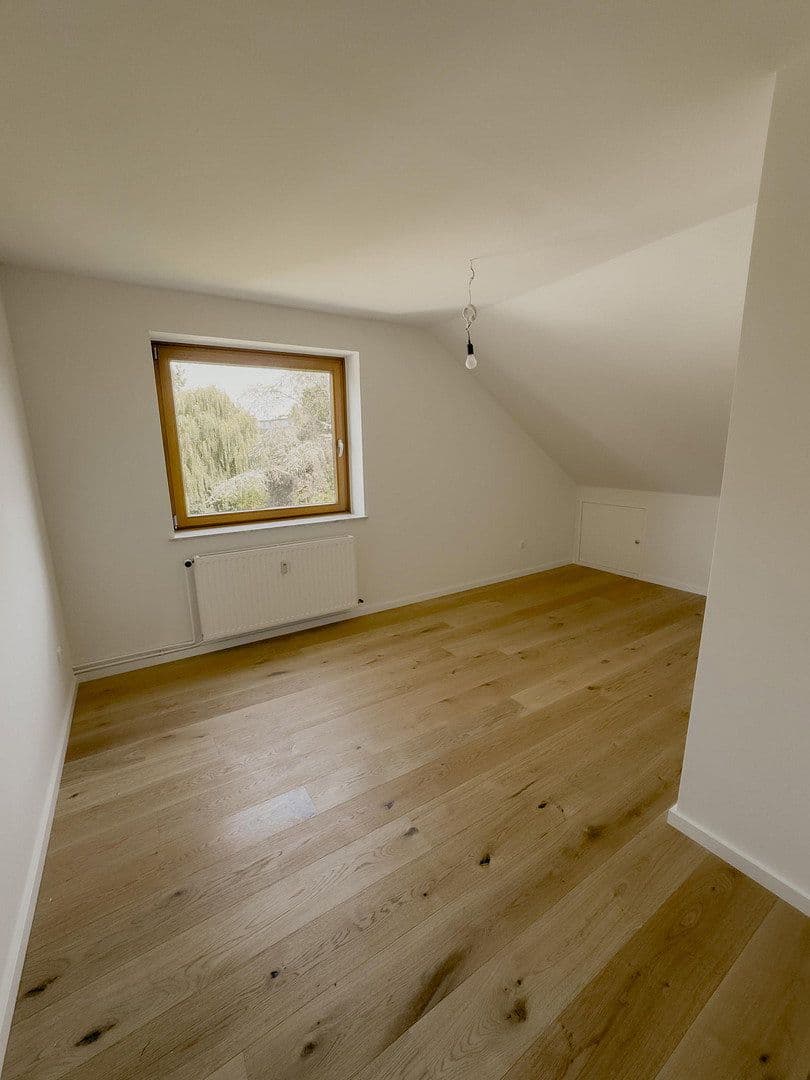 Prodej bytu 4+1 110 m², Dresdener Straße 15, Findorff, Bremen Prodej bytu 4+1 110 m², Dresdener Straße 15, Findorff, Bremen