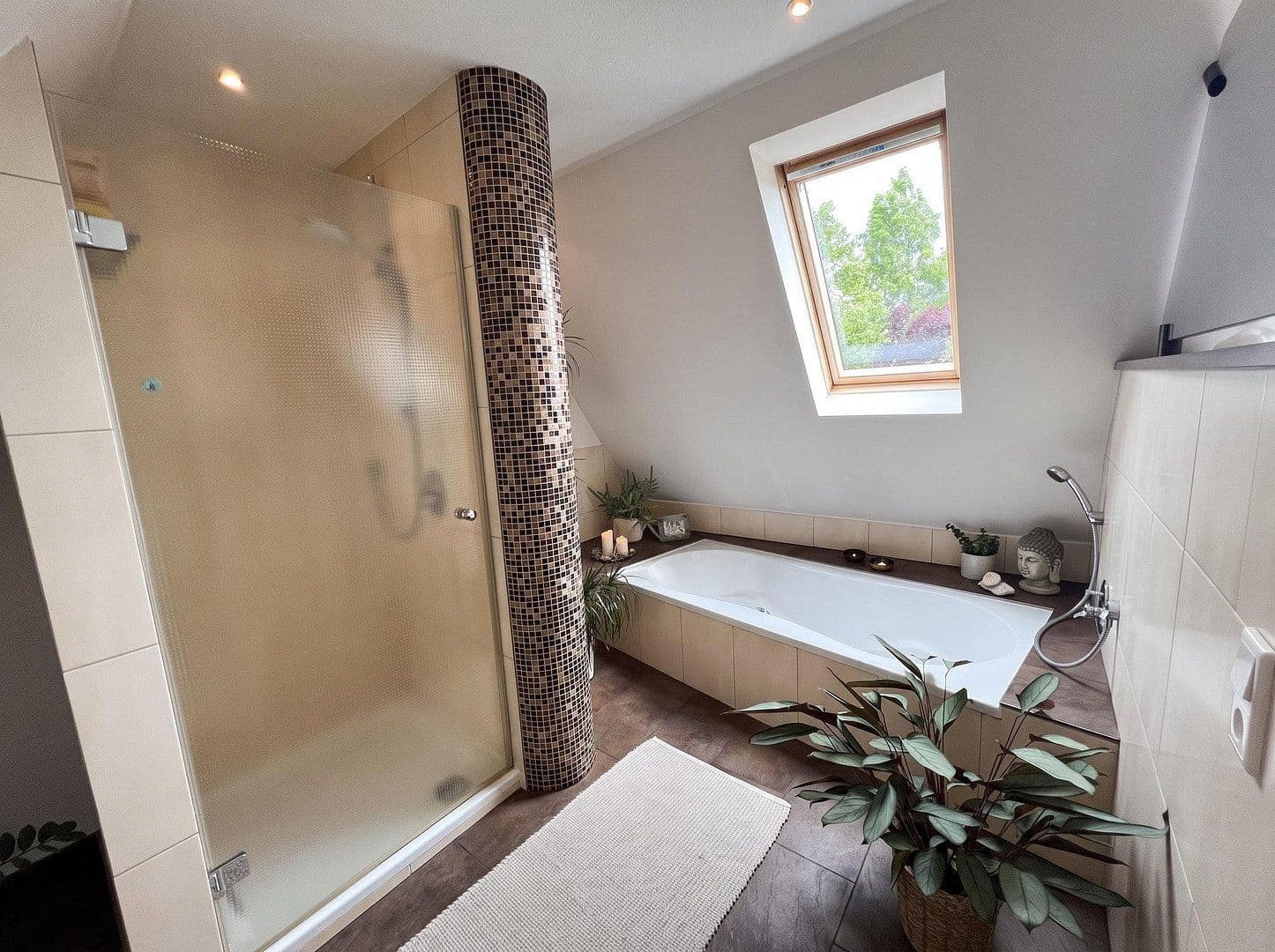 Prodej domu 190 m², pozemek 1.132 m², Edewecht, Dolní Sasko Prodej domu 190 m², pozemek 1.132 m², Edewecht, Dolní Sasko