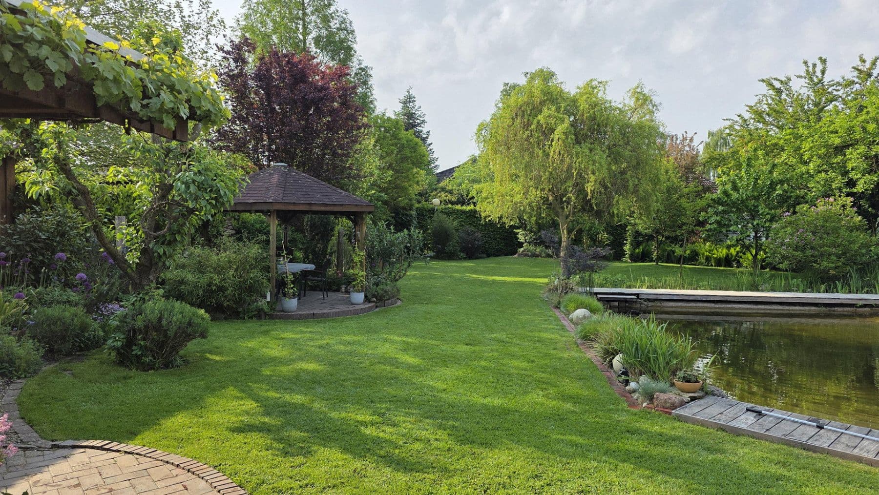 Prodej domu 190 m², pozemek 1.132 m², Edewecht, Dolní Sasko Prodej domu 190 m², pozemek 1.132 m², Edewecht, Dolní Sasko