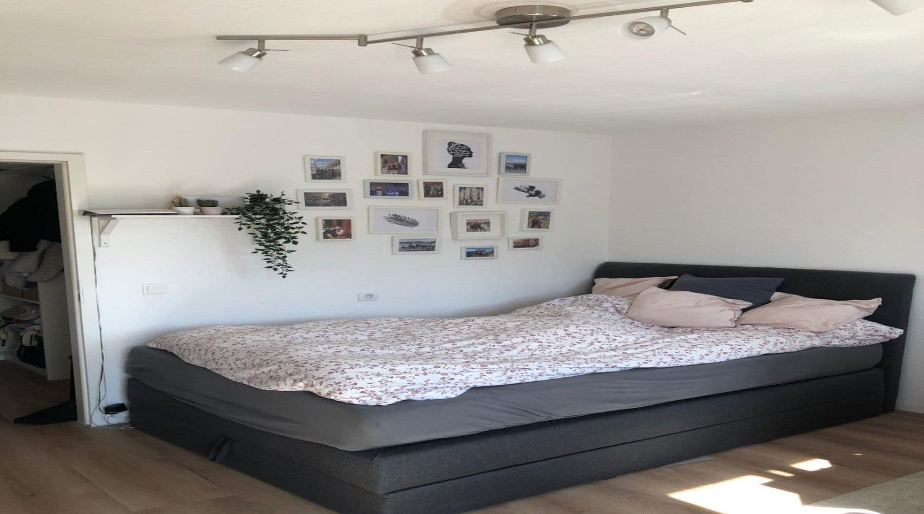 Pronájem bytu 1+1 25 m², Josef-Priller-Straße 21, Augsburg, Bavorsko Pronájem bytu 1+1 25 m², Josef-Priller-Straße 21, Augsburg, Bavorsko