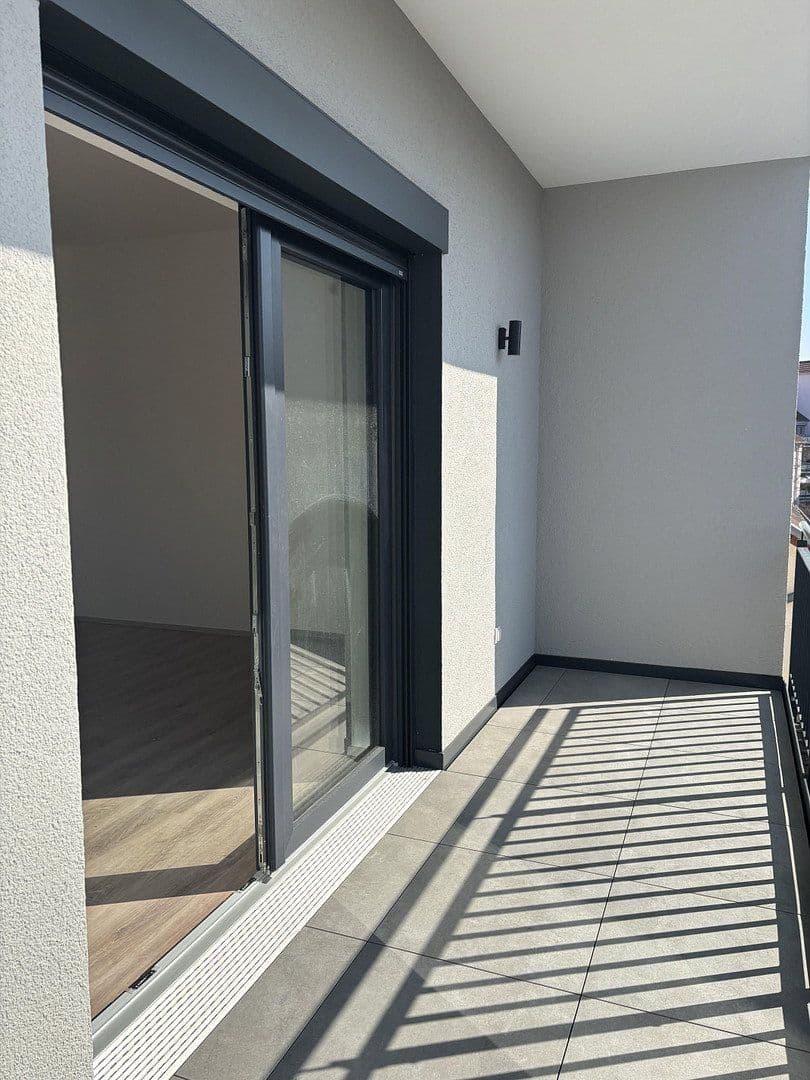 Pronájem bytu 2+1 85 m², Kaiserslautern, Porýní-Falc Pronájem bytu 2+1 85 m², Kaiserslautern, Porýní-Falc