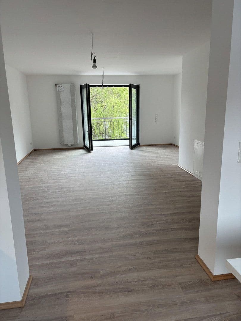 Pronájem bytu 2+1 85 m², Kaiserslautern, Porýní-Falc Pronájem bytu 2+1 85 m², Kaiserslautern, Porýní-Falc