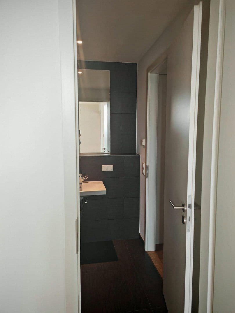 Pronájem bytu 2+1 50 m², Europa-Allee 11, Frankfurt am Main, Hessen Pronájem bytu 2+1 50 m², Europa-Allee 11, Frankfurt am Main, Hessen