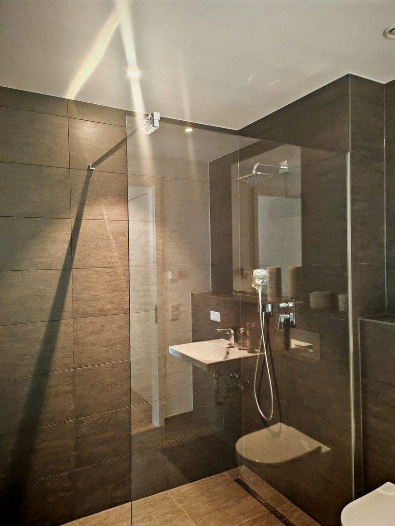 Pronájem bytu 2+1 50 m², Europa-Allee 11, Frankfurt am Main, Hessen Pronájem bytu 2+1 50 m², Europa-Allee 11, Frankfurt am Main, Hessen