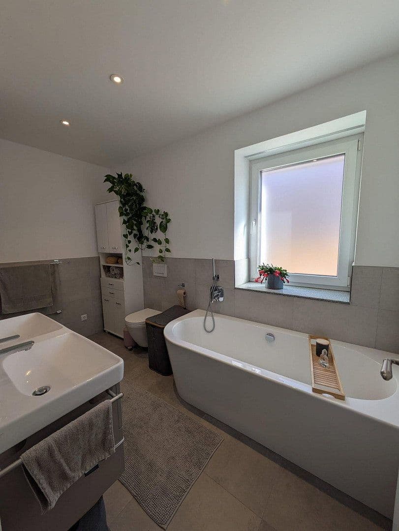 Prodej bytu 4+1 110 m², Friedrichsdorf, Hessen Prodej bytu 4+1 110 m², Friedrichsdorf, Hessen
