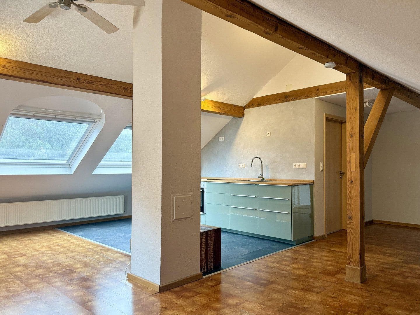 Prodej domu 340 m², pozemek 973 m², Rheinzabern, Porýní-Falc Prodej domu 340 m², pozemek 973 m², Rheinzabern, Porýní-Falc