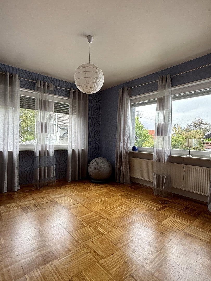 Prodej domu 340 m², pozemek 973 m², Rheinzabern, Porýní-Falc Prodej domu 340 m², pozemek 973 m², Rheinzabern, Porýní-Falc