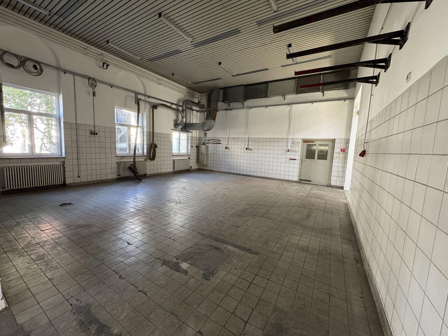 Prodej nebytového prostoru 4.000 m², Töging, Bavorsko Prodej nebytového prostoru 4.000 m², Töging, Bavorsko