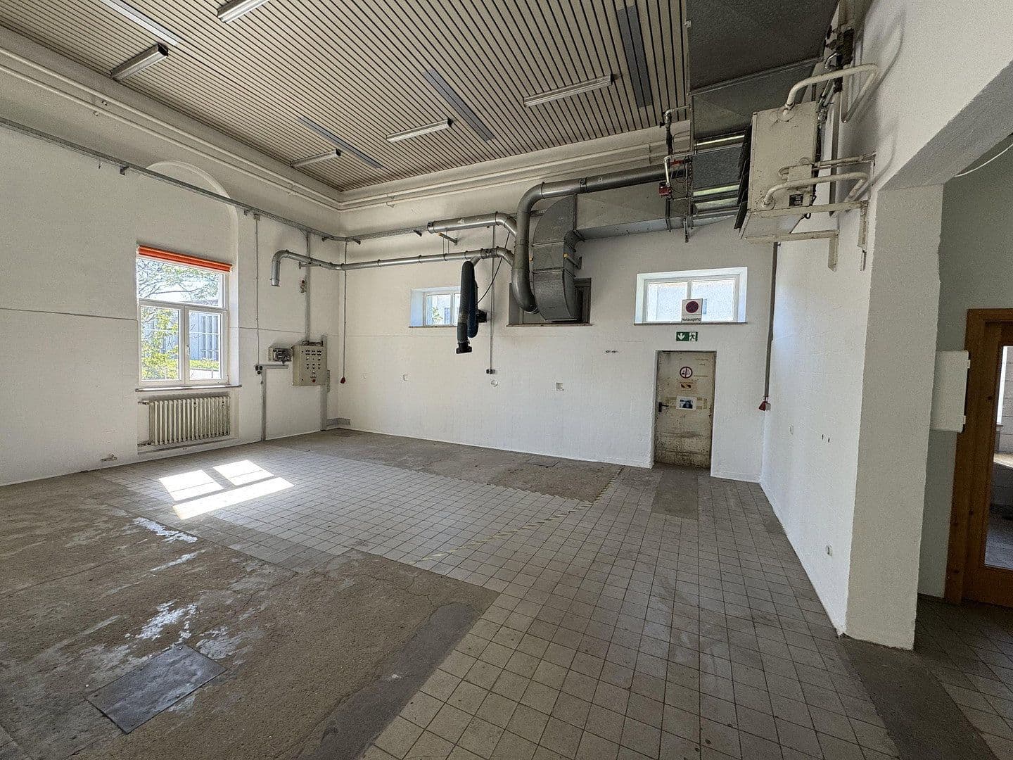 Prodej nebytového prostoru 4.000 m², Töging, Bavorsko Prodej nebytového prostoru 4.000 m², Töging, Bavorsko
