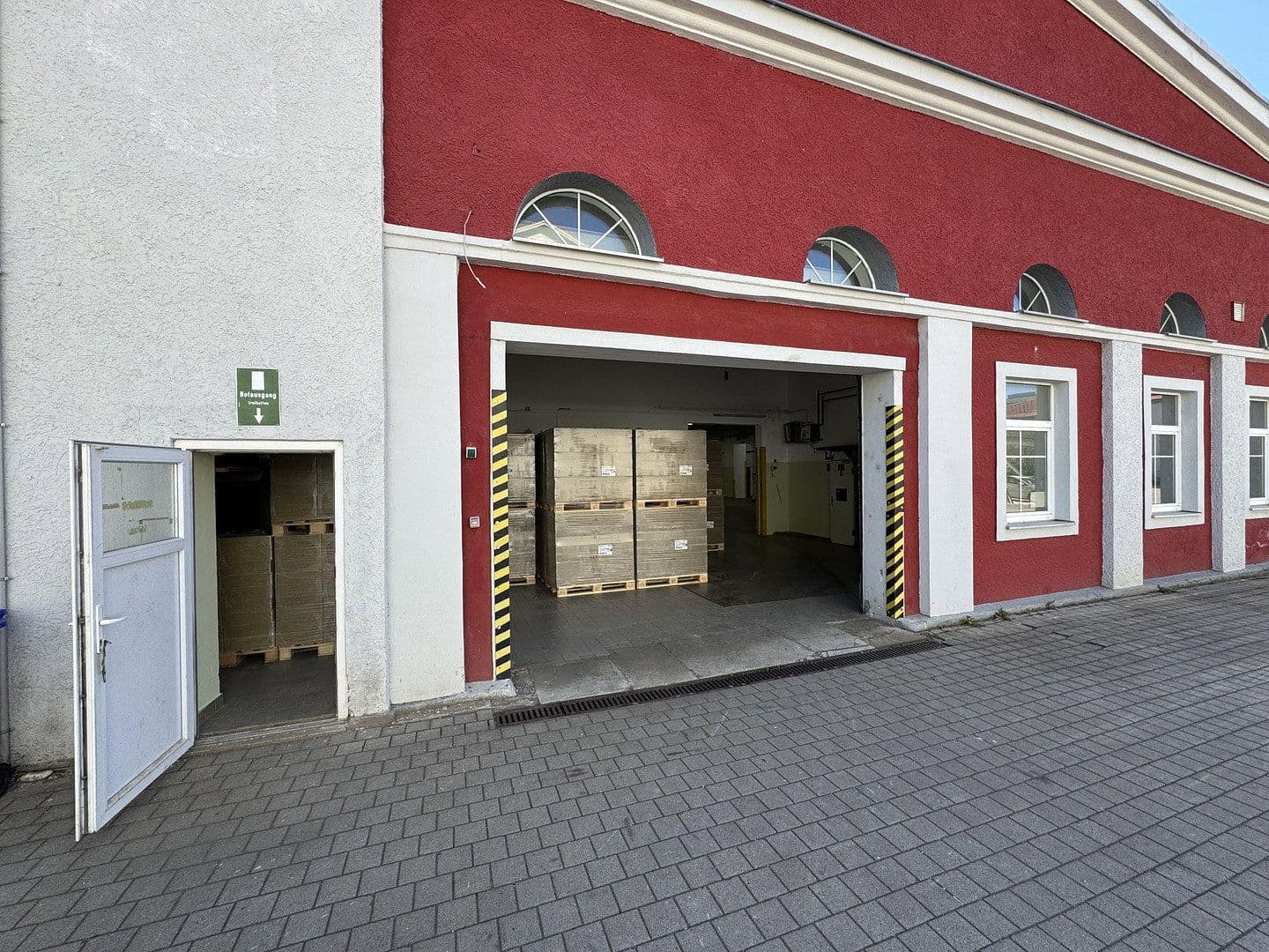 Prodej nebytového prostoru 4.000 m², Töging, Bavorsko Prodej nebytového prostoru 4.000 m², Töging, Bavorsko