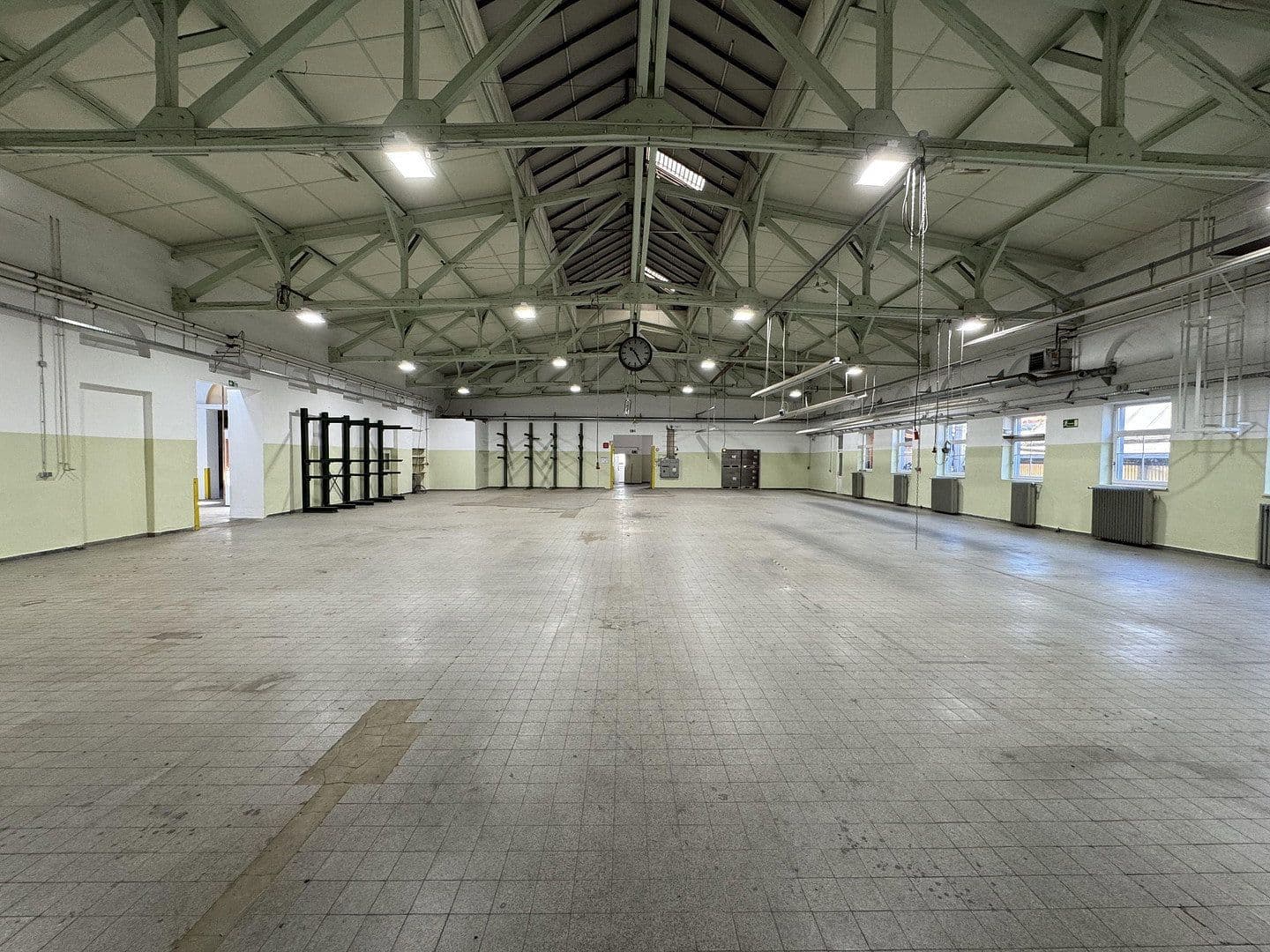 Prodej nebytového prostoru 4.000 m², Töging, Bavorsko Prodej nebytového prostoru 4.000 m², Töging, Bavorsko