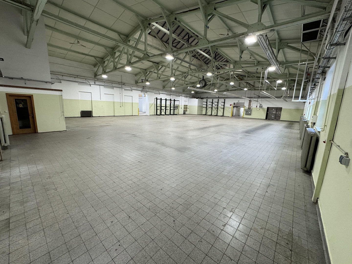 Prodej nebytového prostoru 4.000 m², Töging, Bavorsko Prodej nebytového prostoru 4.000 m², Töging, Bavorsko