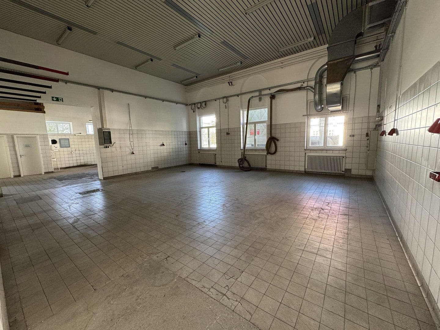 Prodej nebytového prostoru 4.000 m², Töging, Bavorsko Prodej nebytového prostoru 4.000 m², Töging, Bavorsko