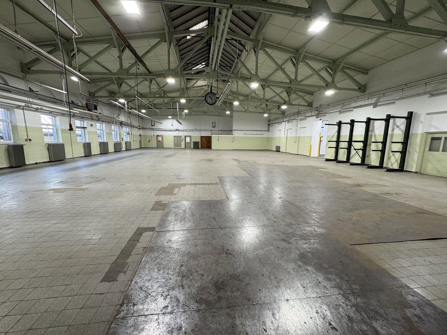 Prodej nebytového prostoru 4.000 m², Töging, Bavorsko Prodej nebytového prostoru 4.000 m², Töging, Bavorsko