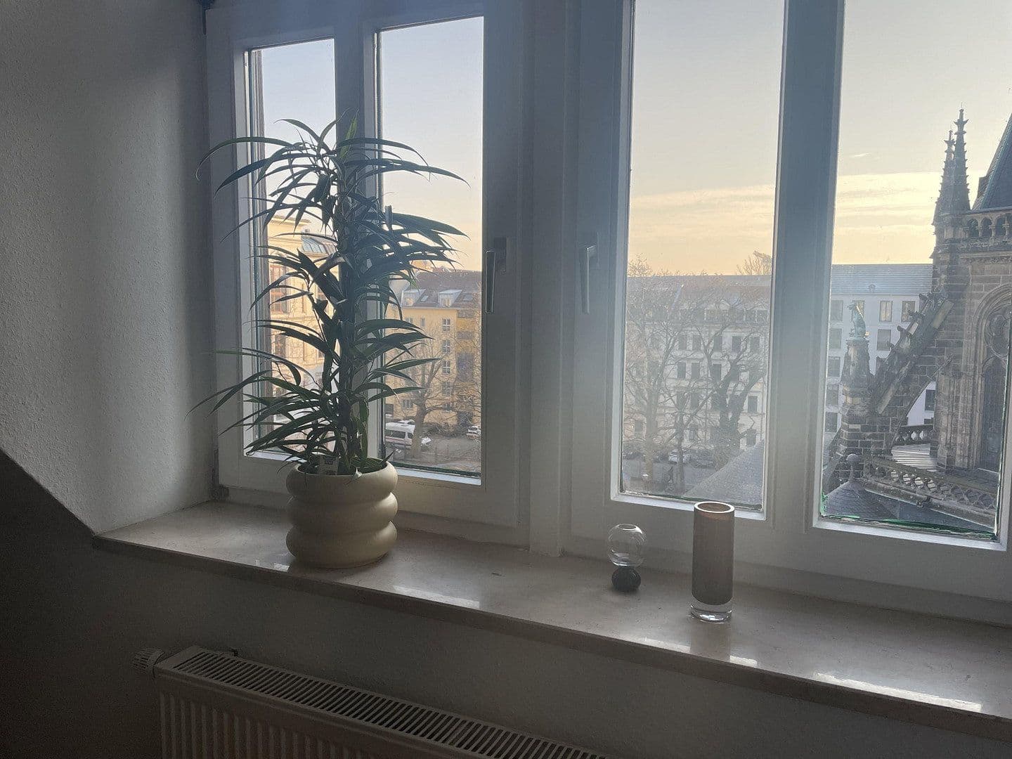 Pronájem bytu 3+1 100 m², Riemannstrasse 28, Leipzig, Sasko Pronájem bytu 3+1 100 m², Riemannstrasse 28, Leipzig, Sasko