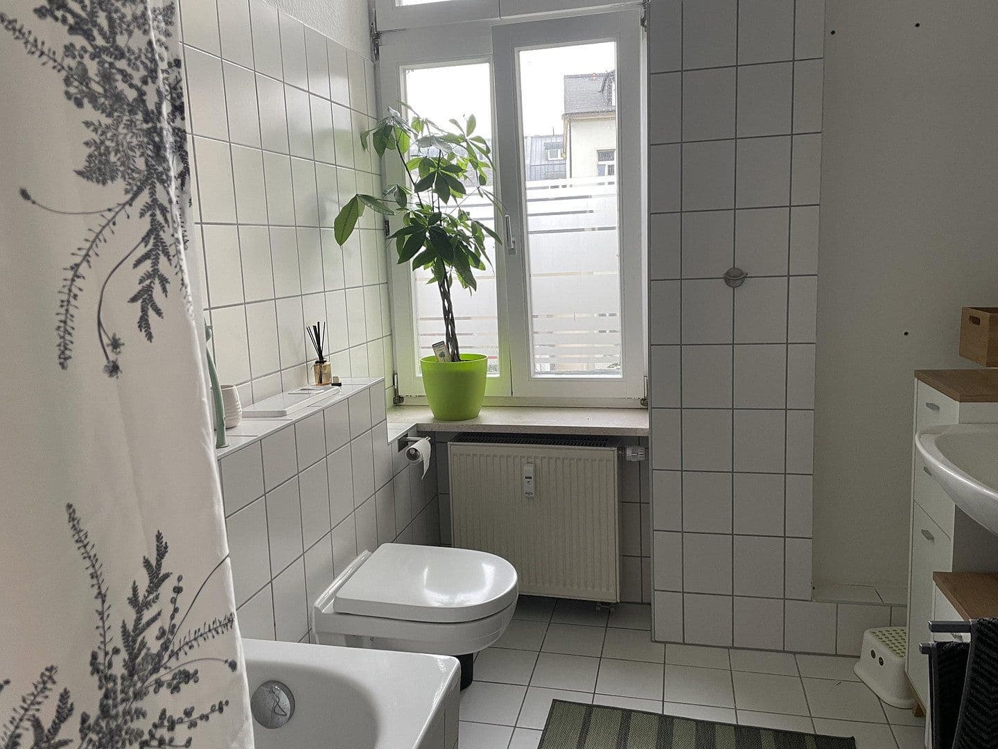 Pronájem bytu 3+1 100 m², Riemannstrasse 28, Leipzig, Sasko Pronájem bytu 3+1 100 m², Riemannstrasse 28, Leipzig, Sasko