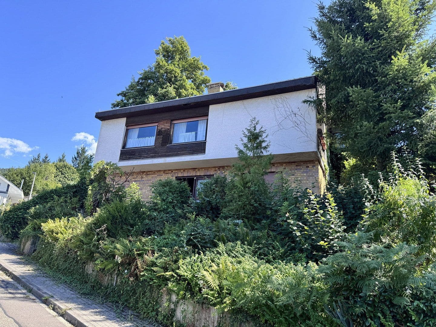 Prodej domu 150 m², pozemek 649 m², Lauf, Bádensko-Württembersko Prodej domu 150 m², pozemek 649 m², Lauf, Bádensko-Württembersko