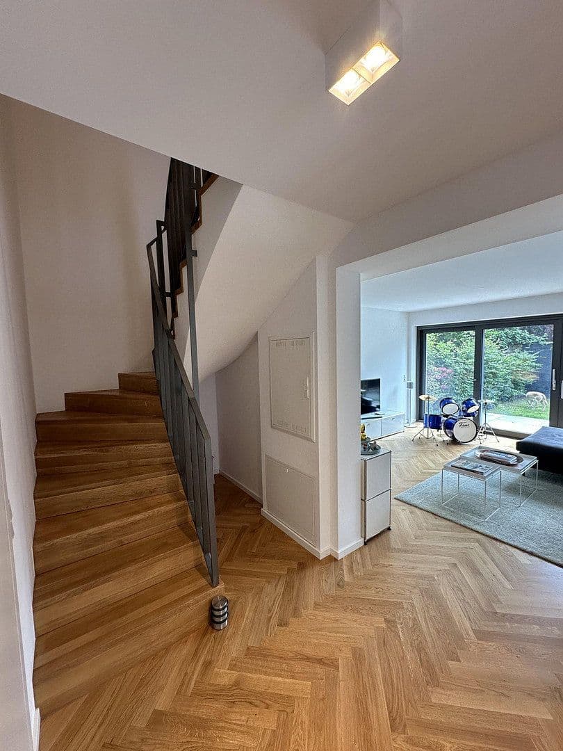 Prodej domu 315 m², pozemek 237 m², Köln, Severní Porýní-Vestfálsko Prodej domu 315 m², pozemek 237 m², Köln, Severní Porýní-Vestfálsko