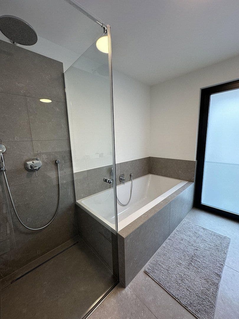 Prodej domu 315 m², pozemek 237 m², Köln, Severní Porýní-Vestfálsko Prodej domu 315 m², pozemek 237 m², Köln, Severní Porýní-Vestfálsko