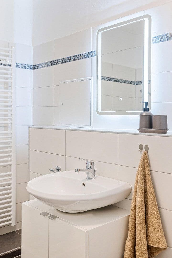 Pronájem bytu 1+kk 54 m², Görlitzer Straße 2, Hochheim, Hessen Pronájem bytu 1+kk 54 m², Görlitzer Straße 2, Hochheim, Hessen