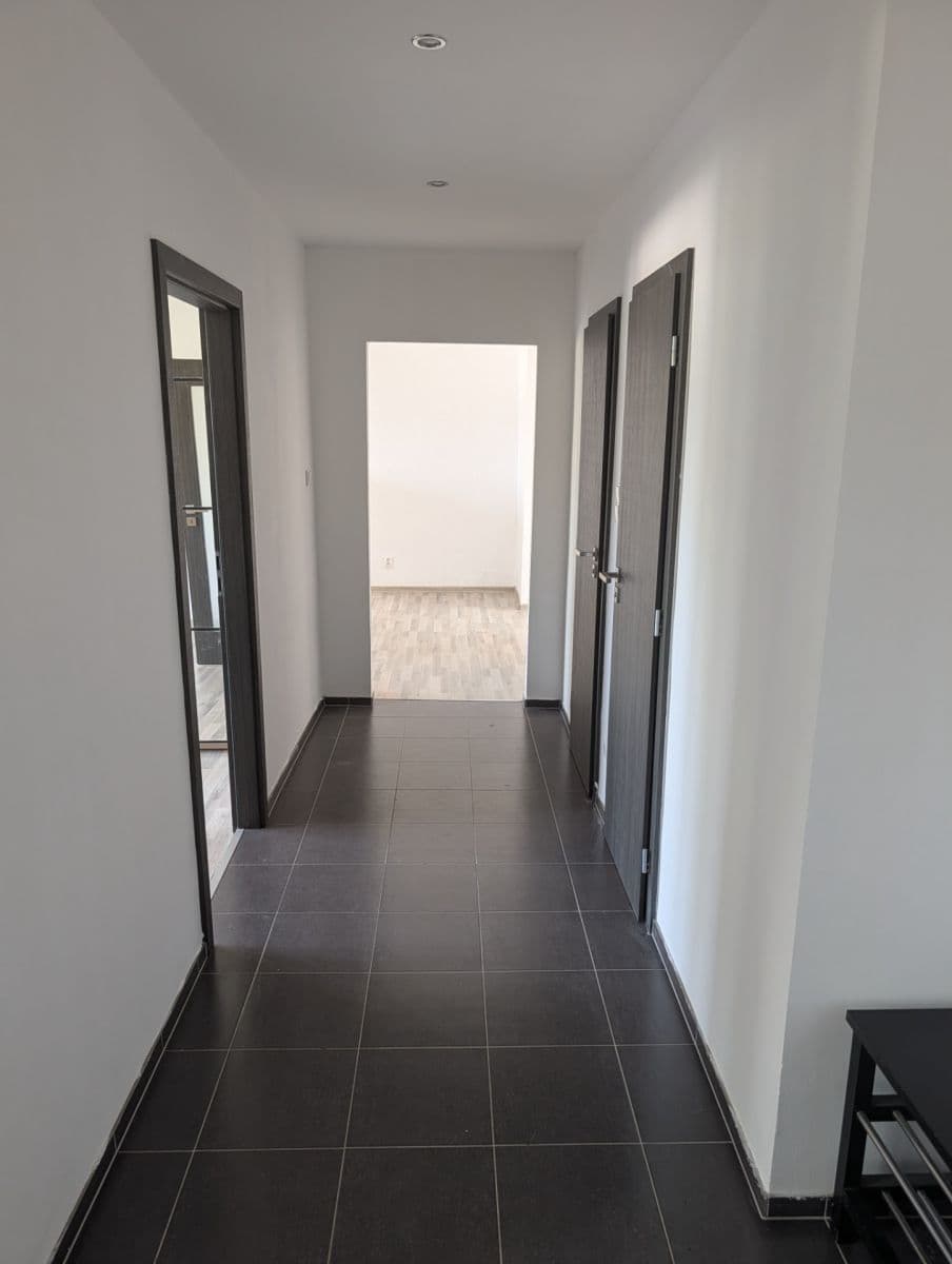 Pronájem bytu 3+1 68 m², U Stadiónu, Ústí nad Labem, Ústecký kraj Pronájem bytu 3+1 68 m², U Stadiónu, Ústí nad Labem, Ústecký kraj
