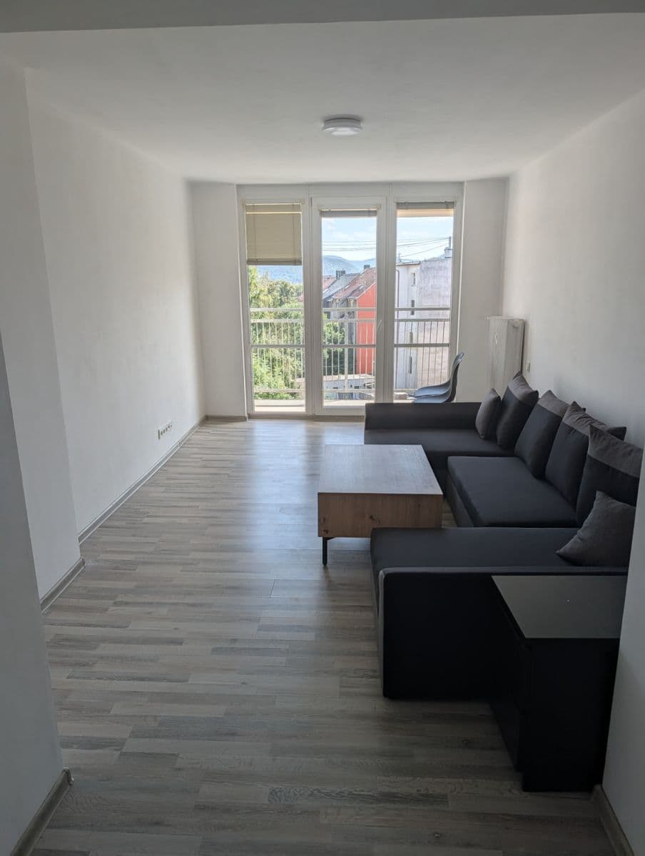 Pronájem bytu 3+1 68 m², U Stadiónu, Ústí nad Labem, Ústecký kraj Pronájem bytu 3+1 68 m², U Stadiónu, Ústí nad Labem, Ústecký kraj