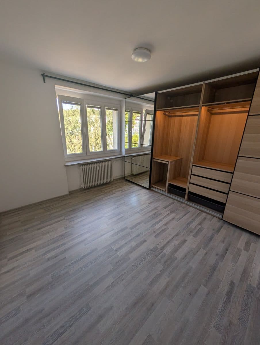 Pronájem bytu 3+1 68 m², U Stadiónu, Ústí nad Labem, Ústecký kraj Pronájem bytu 3+1 68 m², U Stadiónu, Ústí nad Labem, Ústecký kraj