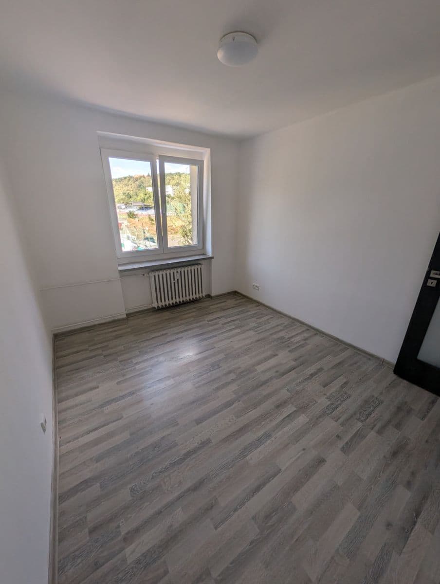 Pronájem bytu 3+1 68 m², U Stadiónu, Ústí nad Labem, Ústecký kraj Pronájem bytu 3+1 68 m², U Stadiónu, Ústí nad Labem, Ústecký kraj