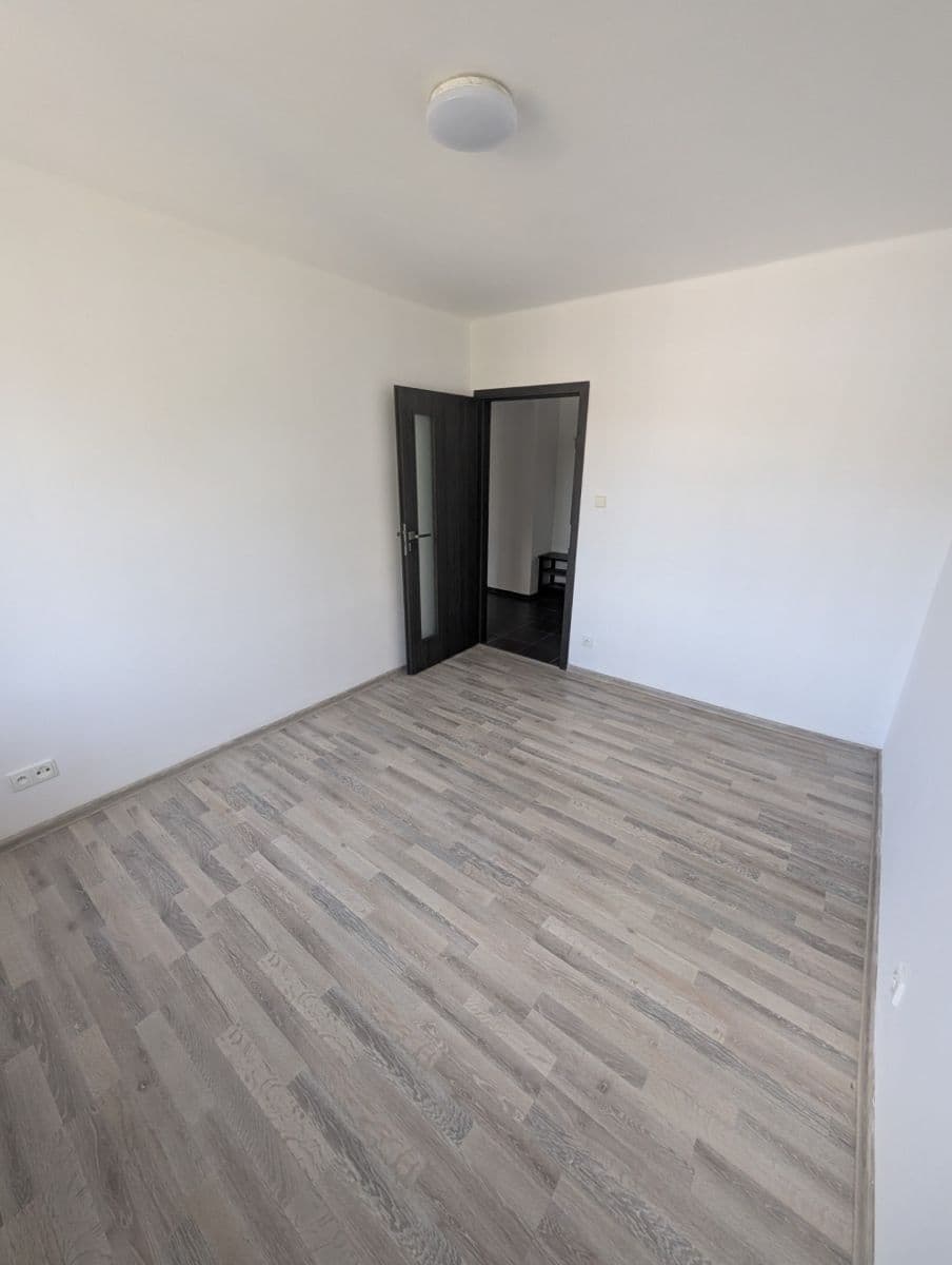 Pronájem bytu 3+1 68 m², U Stadiónu, Ústí nad Labem, Ústecký kraj Pronájem bytu 3+1 68 m², U Stadiónu, Ústí nad Labem, Ústecký kraj