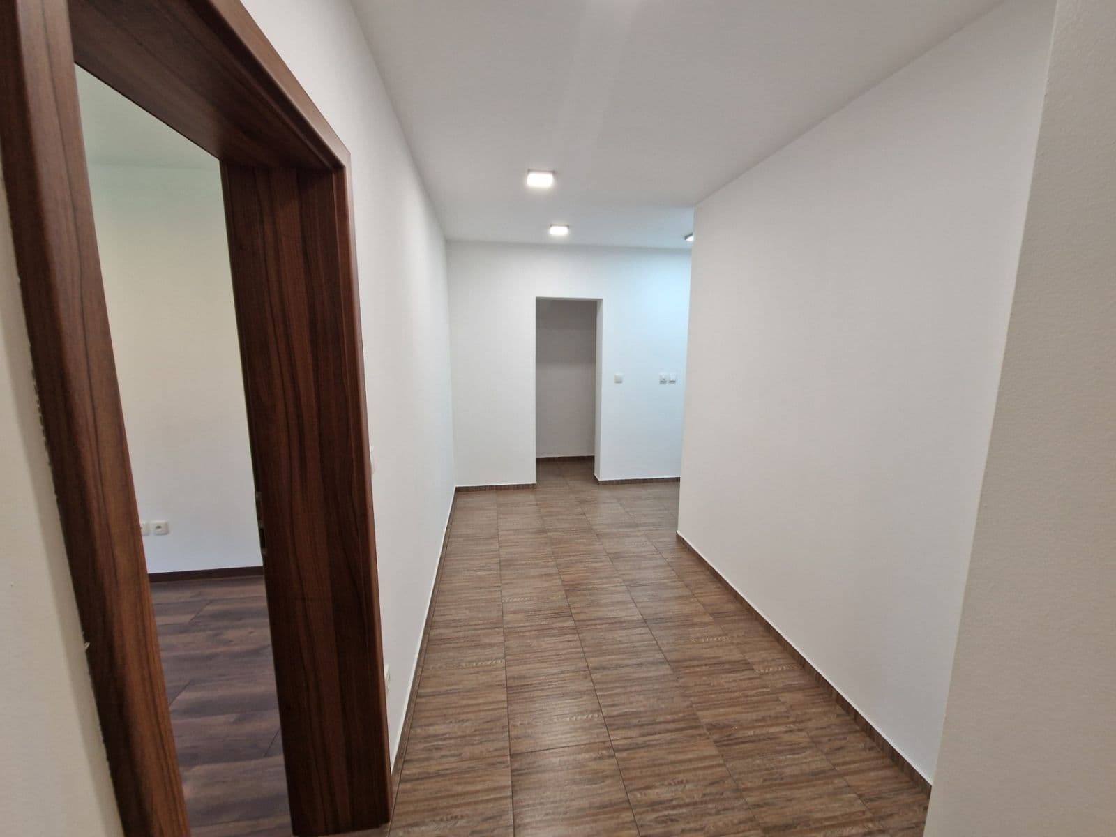 Pronájem bytu 3+kk 68 m², Ke Kaštanům, Bořanovice, Středočeský kraj Pronájem bytu 3+kk 68 m², Ke Kaštanům, Bořanovice, Středočeský kraj