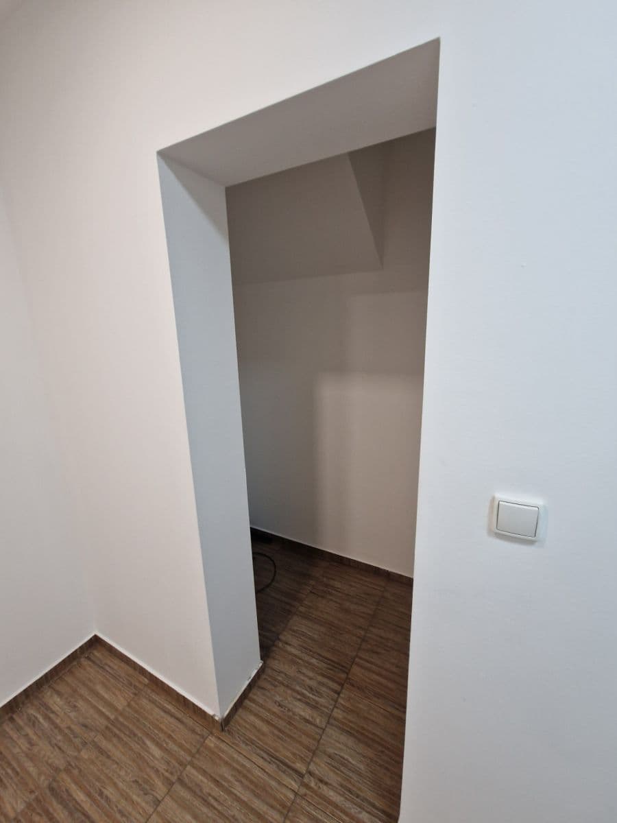Pronájem bytu 3+kk 68 m², Ke Kaštanům, Bořanovice, Středočeský kraj Pronájem bytu 3+kk 68 m², Ke Kaštanům, Bořanovice, Středočeský kraj