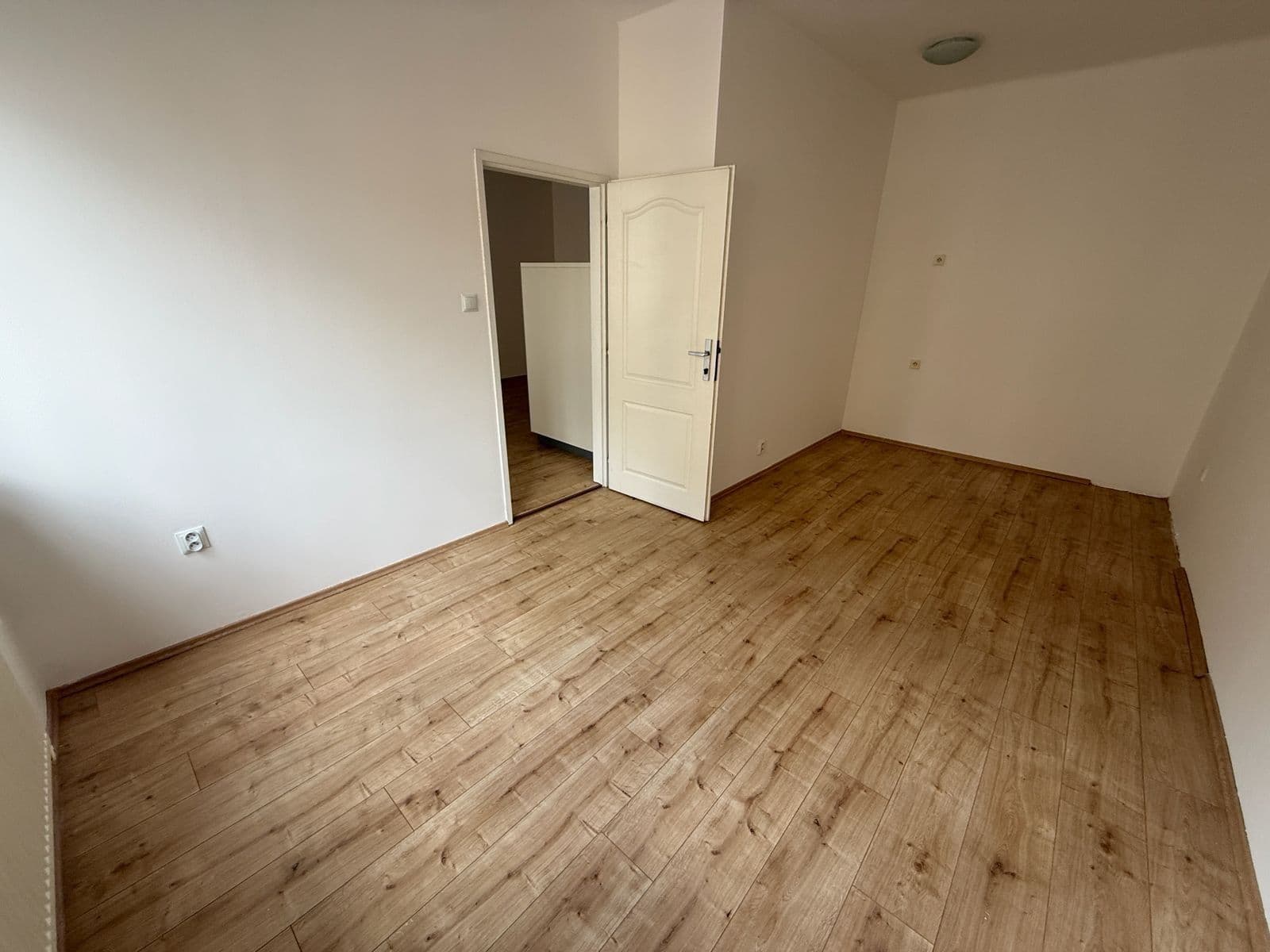 Pronájem bytu 2+kk 44 m², Krátká, Praha, Praha Pronájem bytu 2+kk 44 m², Krátká, Praha, Praha