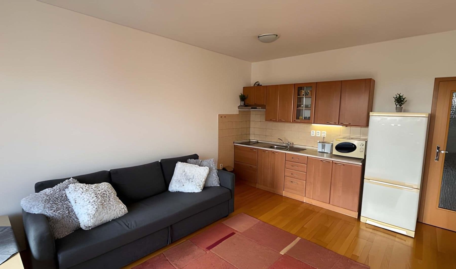 Pronájem bytu 1+kk 42 m², Názovská, Praha, Praha Pronájem bytu 1+kk 42 m², Názovská, Praha, Praha