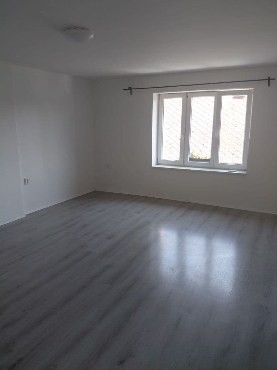 Pronájem bytu 2+1 93 m², Třebízského, Sadská, Středočeský kraj Pronájem bytu 2+1 93 m², Třebízského, Sadská, Středočeský kraj