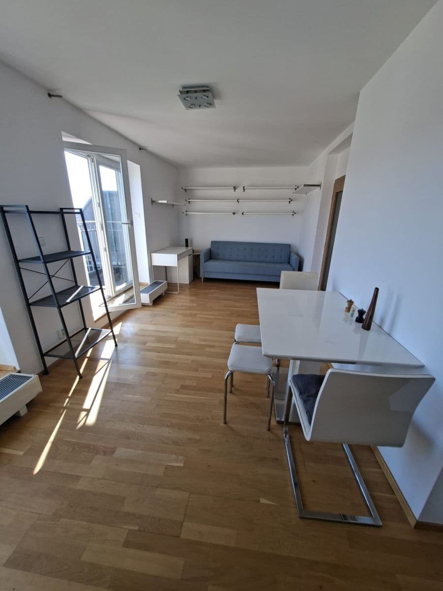 Prodej bytu 2+kk 69 m², Moskevská, Praha, Praha Prodej bytu 2+kk 69 m², Moskevská, Praha, Praha