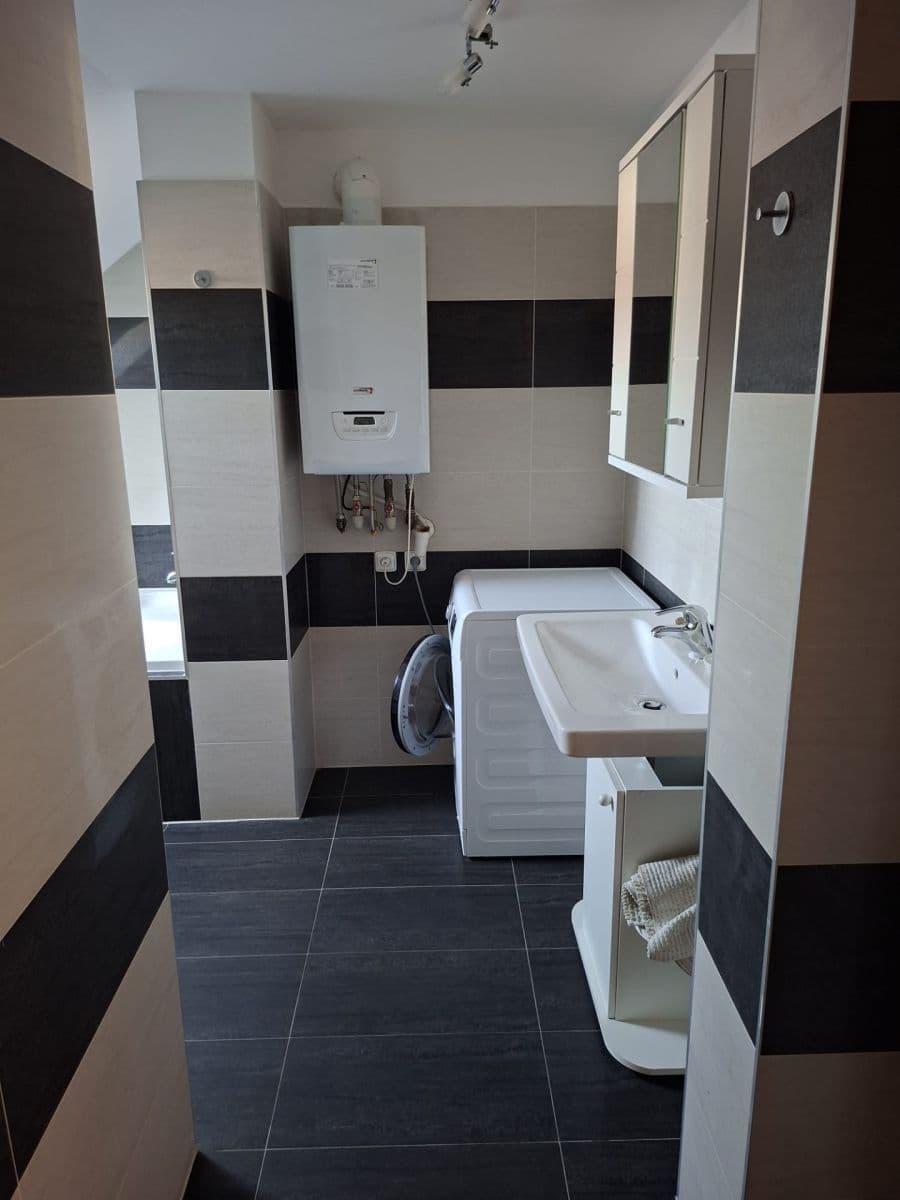 Prodej bytu 2+kk 69 m², Moskevská, Praha, Praha Prodej bytu 2+kk 69 m², Moskevská, Praha, Praha