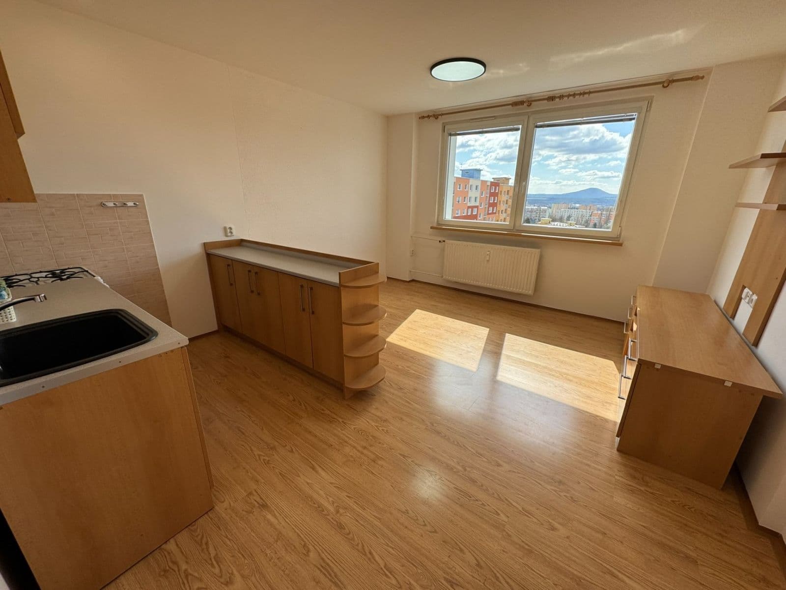 Pronájem bytu 2+kk 40 m², Bratří Čapků, Česká Lípa, Liberecký kraj Pronájem bytu 2+kk 40 m², Bratří Čapků, Česká Lípa, Liberecký kraj