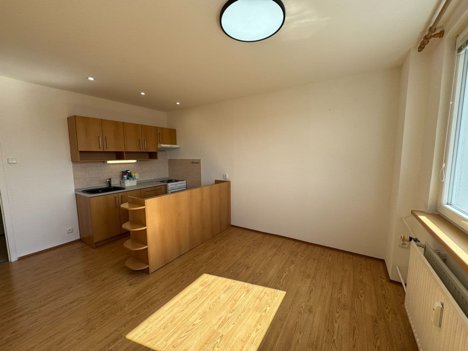 Pronájem bytu 2+kk 40 m², Bratří Čapků, Česká Lípa, Liberecký kraj Pronájem bytu 2+kk 40 m², Bratří Čapků, Česká Lípa, Liberecký kraj