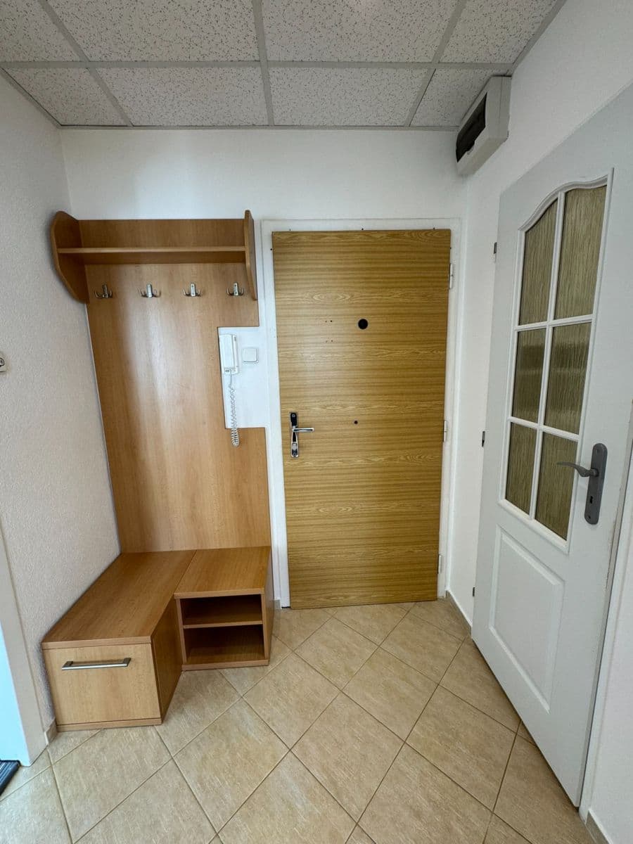 Pronájem bytu 2+kk 40 m², Bratří Čapků, Česká Lípa, Liberecký kraj Pronájem bytu 2+kk 40 m², Bratří Čapků, Česká Lípa, Liberecký kraj