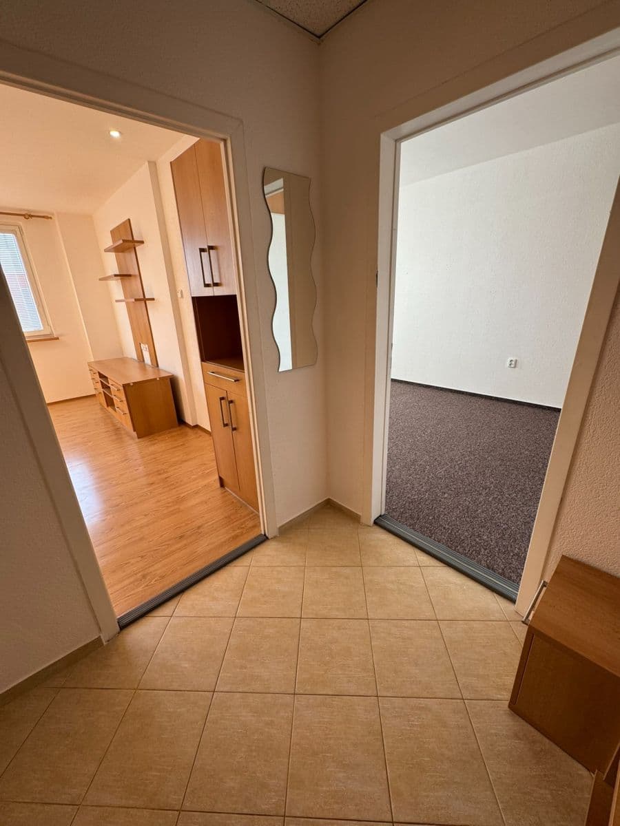 Pronájem bytu 2+kk 40 m², Bratří Čapků, Česká Lípa, Liberecký kraj Pronájem bytu 2+kk 40 m², Bratří Čapků, Česká Lípa, Liberecký kraj
