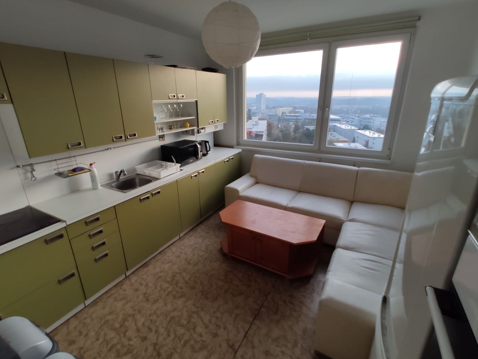 Pronájem bytu 3+1 85 m², Pod Lipami, Praha, Praha Pronájem bytu 3+1 85 m², Pod Lipami, Praha, Praha
