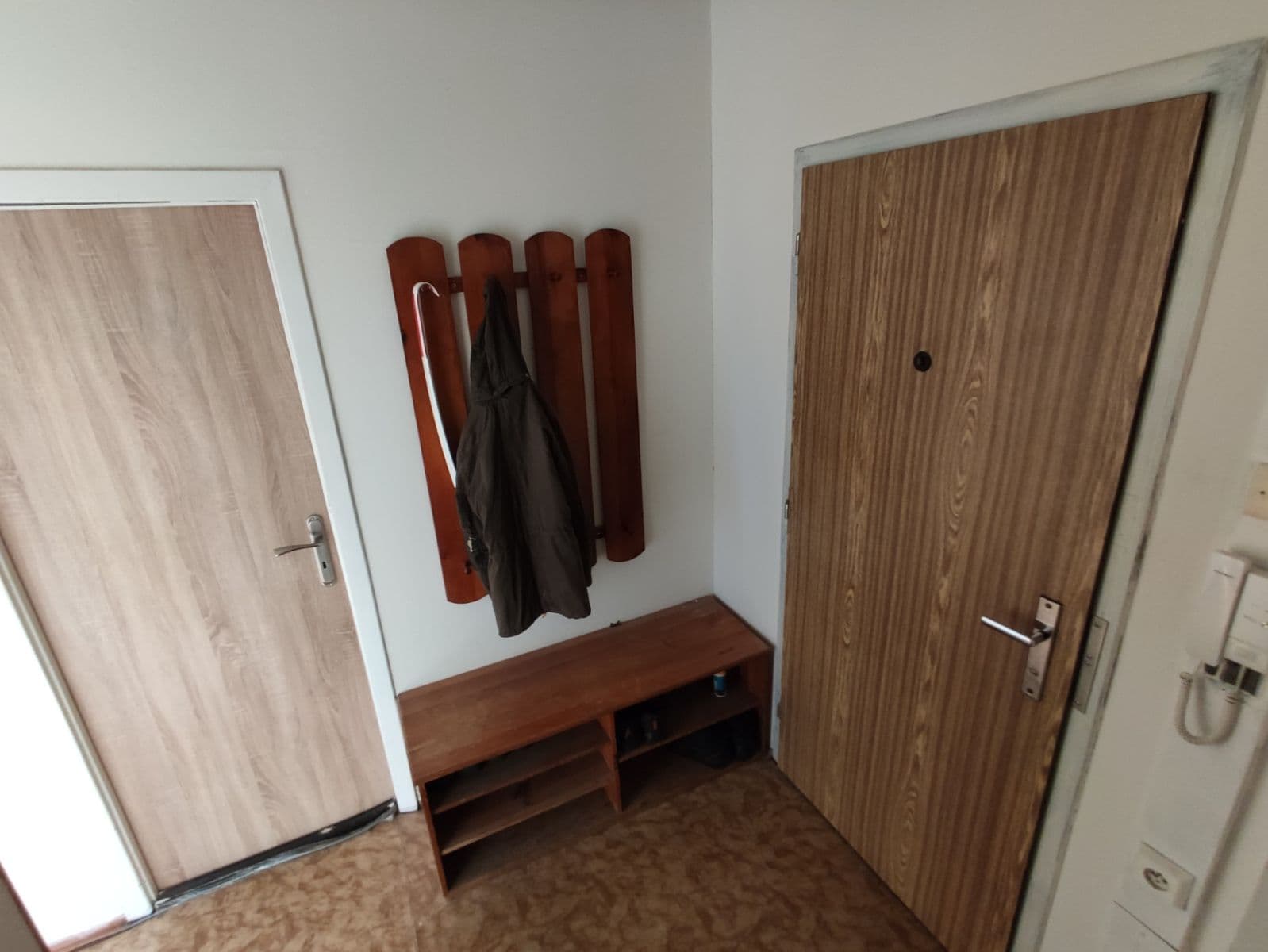 Pronájem bytu 3+1 85 m², Pod Lipami, Praha, Praha Pronájem bytu 3+1 85 m², Pod Lipami, Praha, Praha